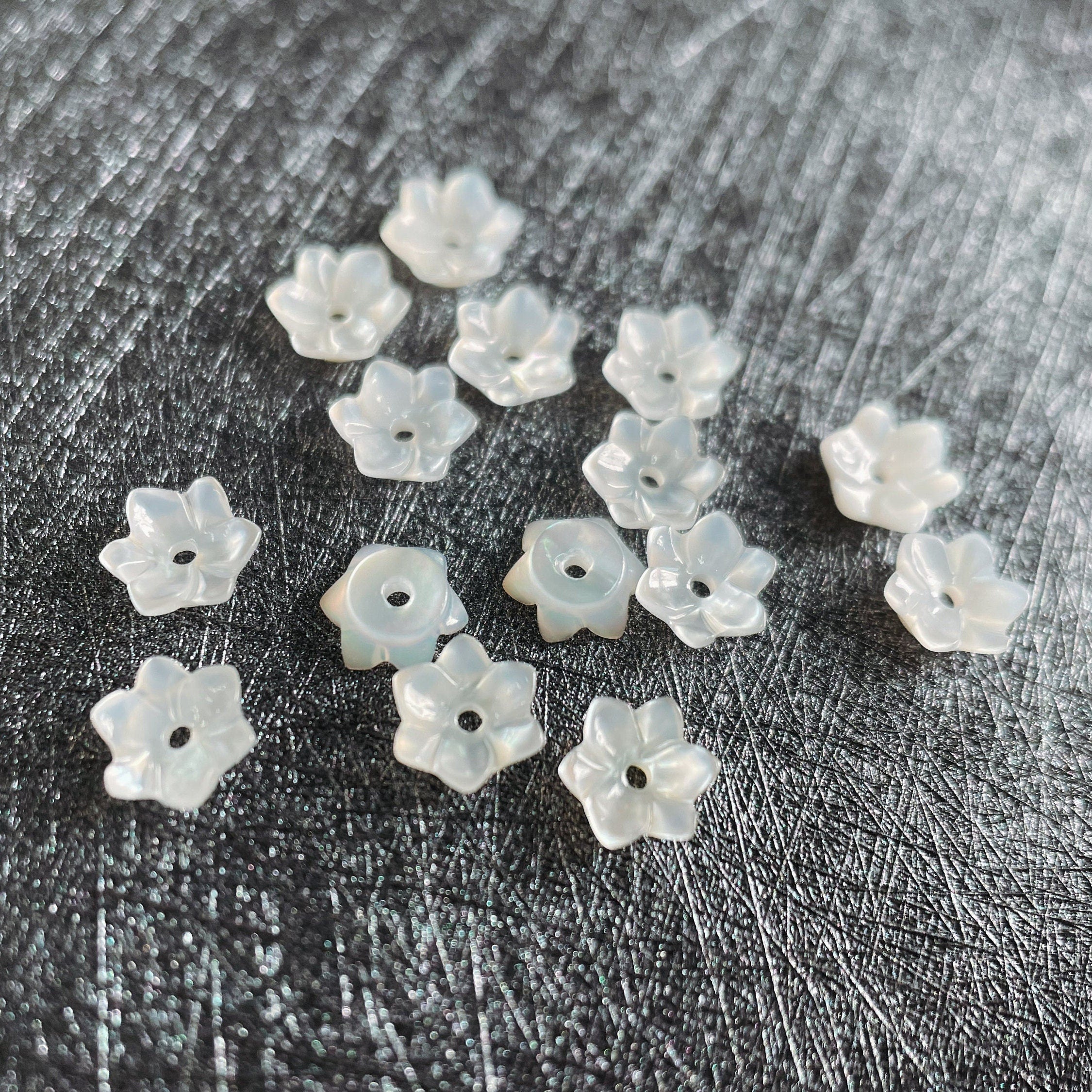 10pcs White Mother of Pearl Tulip 3D Shell Flower Beads 6mm (BK-002-C)